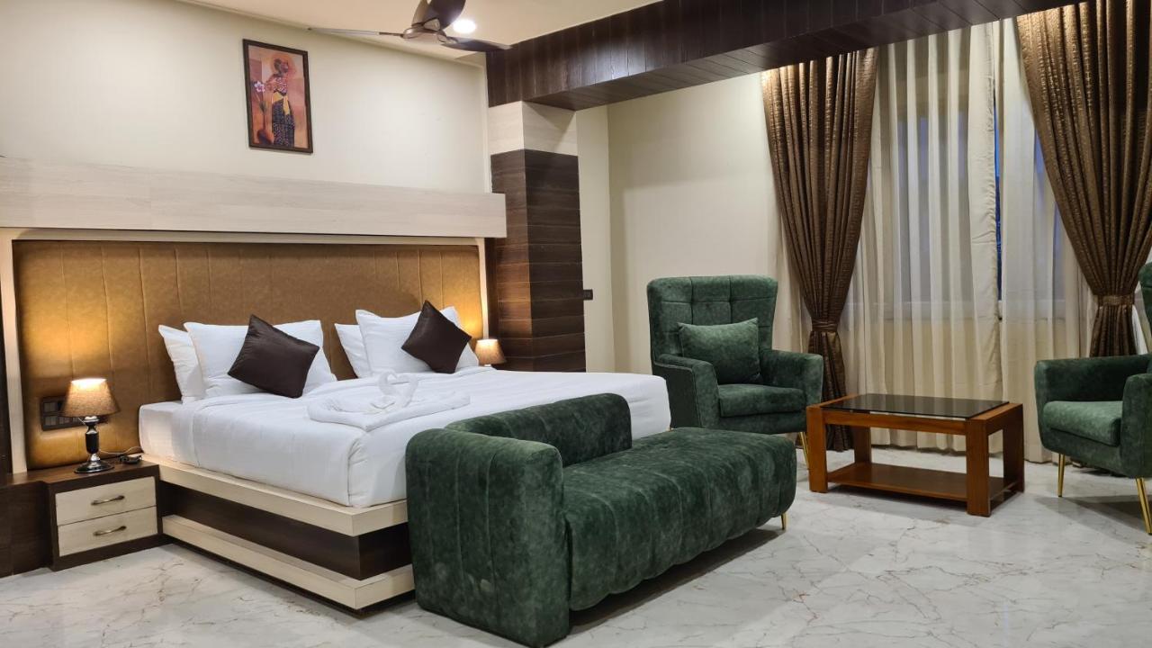 Hotel Eden การ์วาร์ ภายนอก รูปภาพ