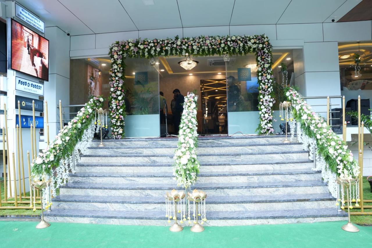 Hotel Eden การ์วาร์ ภายนอก รูปภาพ