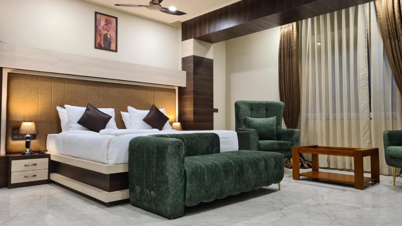 Hotel Eden การ์วาร์ ภายนอก รูปภาพ